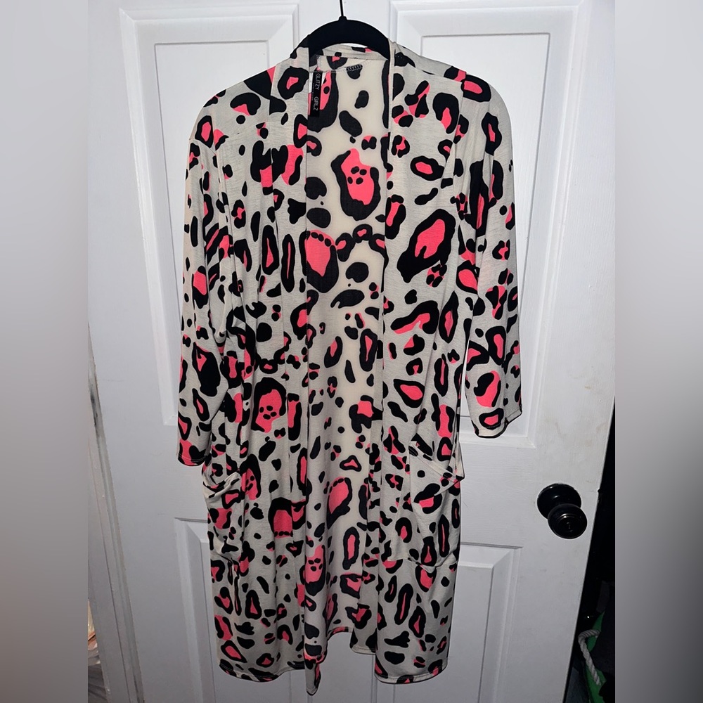 Neon Pink Cheetah Kimono